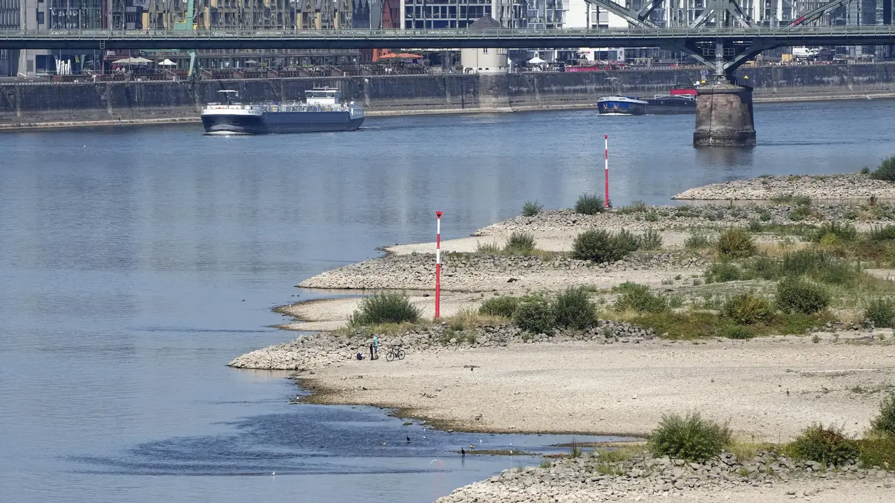 Sungai Rhine di Jerman Dilanda Kekeringan Parah