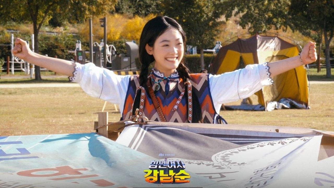 5. Ceria Mirip Namsoon<br>Senyum lebar Lee Yoo Mi mencerminkan kepribadian ceria karakter Namsoon, menunjukkan kesamaan antara aktris dan perannya dalam drakor ini.