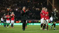 Manajer MU Louis van Gaal usai laga kontra Preston (Reuters)