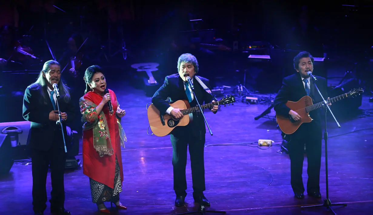 Konser ‘Indonesia Menyanyi Bimbo’ sendiri diselenggarakan dengan tujuan untuk menampilkan sosok Bimbo yang menjadi salah satu musisi legenda. Bahkan tak terasa pada tahun 2016 nanti 50 tahun sudah Bimbo eksis. (Deki Prayoga/Bintang.com)