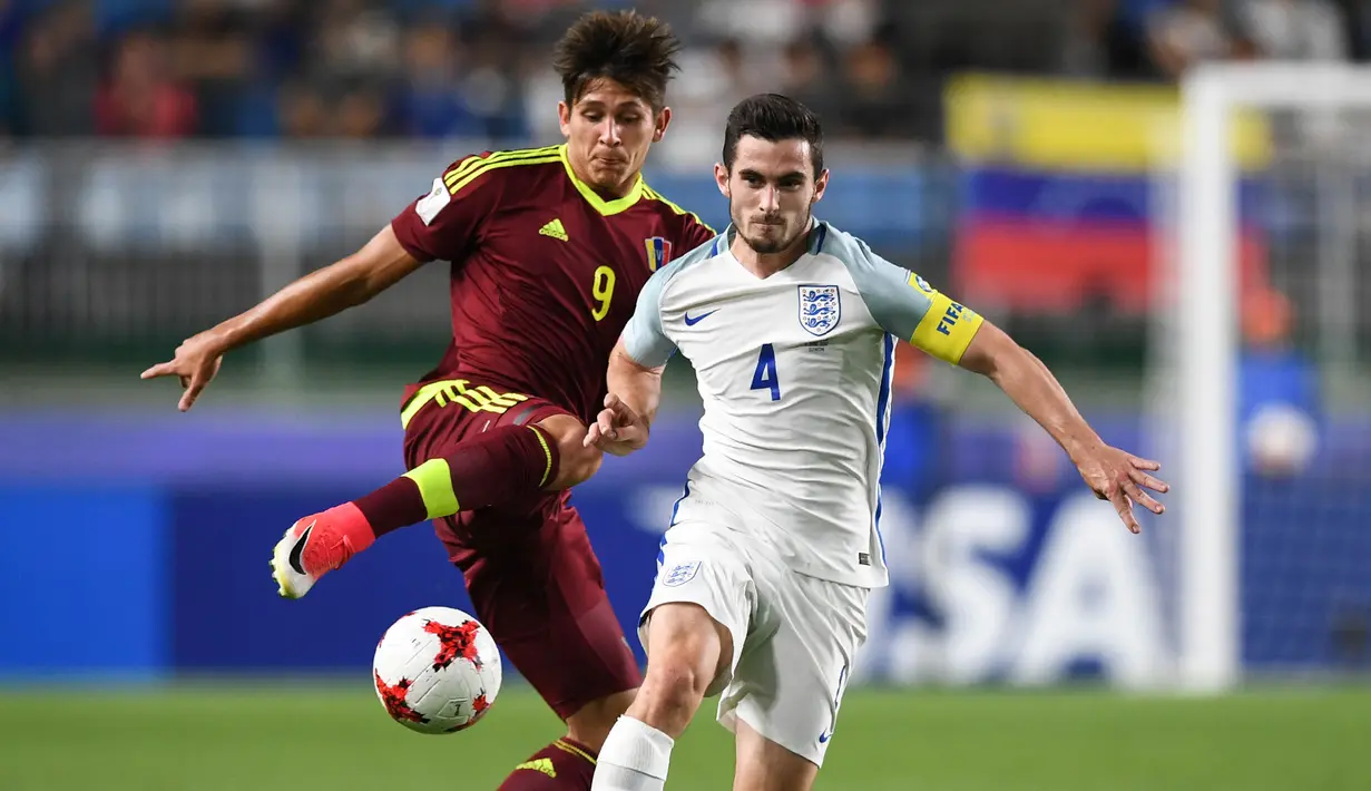 2. Lewis Cook (Bournemouth) - Pemain dengan posisi gelandang ini merupakan kapten dari Timnas Inggris U-20. Pemain binaan Leeds ini datang ke Bournemouth pada musim 2014/2015 dengan nilai transfer tujuh juta euro. (AFP/Jung Yeon-je)