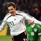Miroslav Klose menjadi yang teratas dalam urusan gol untuk timnas Jerman, klose telah mencetak 71 gol bagi tim Panser, gol pertamanya terjadi pada 24 Maret 2001 dan gol terakhirnya pada 8 Juli 2014. (EPA/Franz-Peter Tschauner)