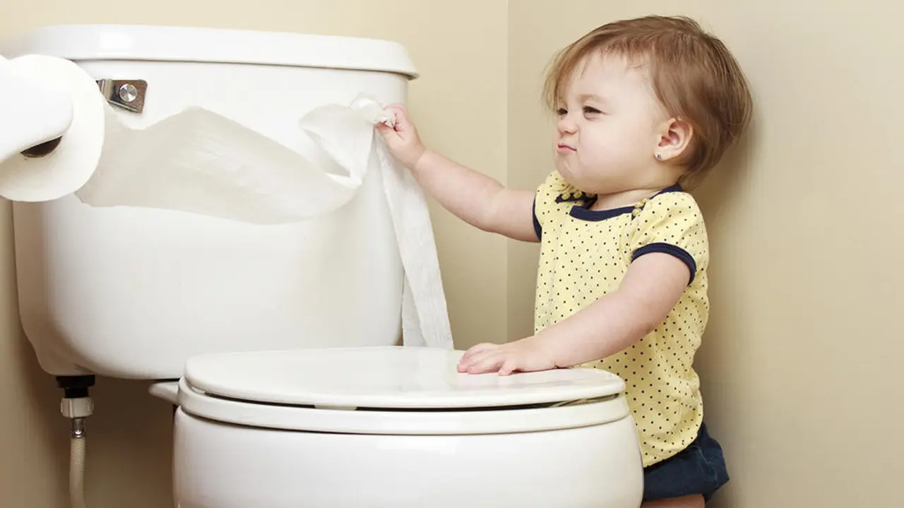 [Bintang] Buat Cewek, 5 Hal Ini Penting Dilakukan Sebelum Masuk Toilet Umum