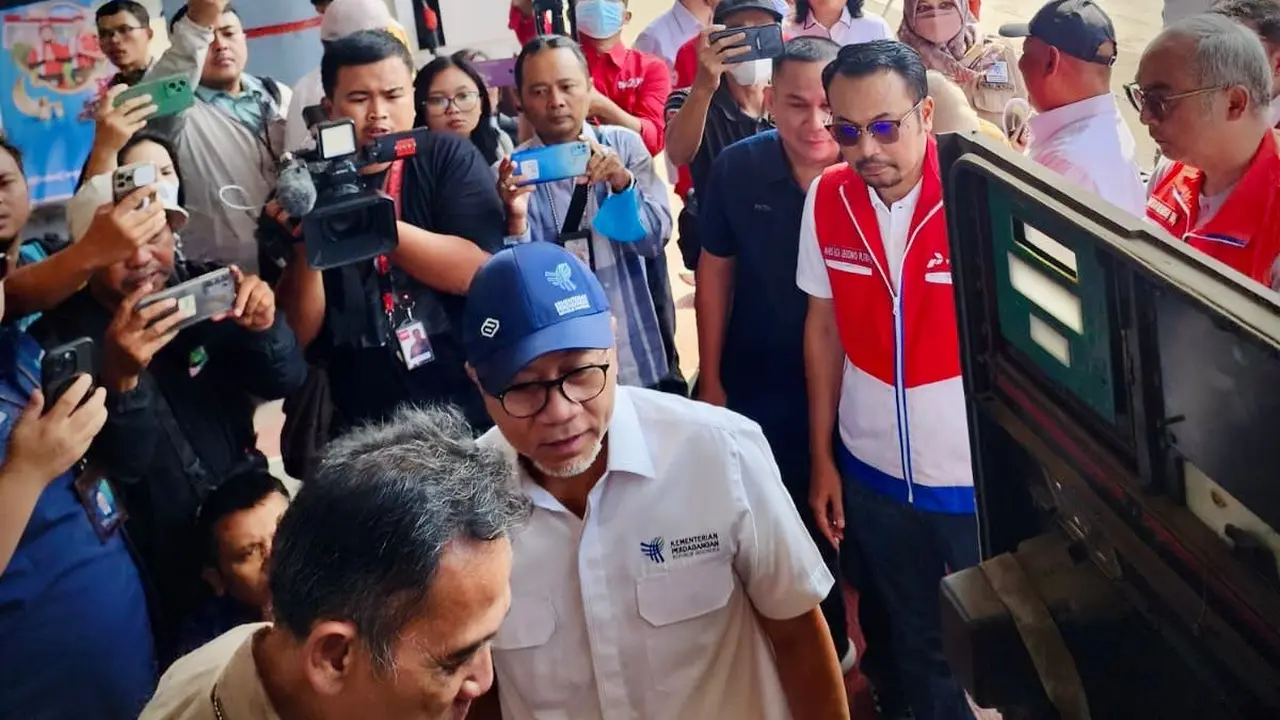 Ketahuan Curang, Kemendag Bersama Pertamina Segel 3 Dispenser SPBU di Rest Area KM 42 B Karawang
