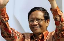 Mahfud Pose Tiga Jari Bersama Pilot Garuda, TPN: Bukan Kampanye
