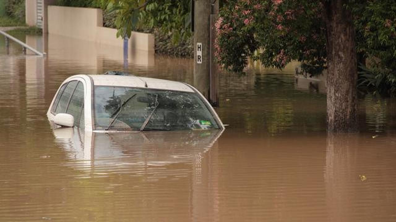 Mobil Terendam Banjir? Ini Cara yang Perlu Diketahui Agar Mobil Masih Bisa Dipakai