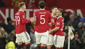 Pada menit ke-21 Manchester United berhasil unggul 1-0 melalui gol Antony. Gol dicetak lewat sepakan melengkung kaki kiri dari depan kotak penalti setelah menerima umpan pendek Fred. (AP Photo/Dave Thompson)