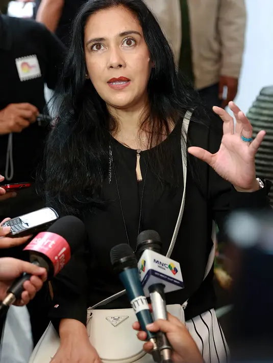 Tak hanya  memiliki kulit yang sehat, rambut panjang terurai yang dimiliki ibu dua orang anak ini nampak sehat dan indah.  ( Andy Masela/Bintang.com)