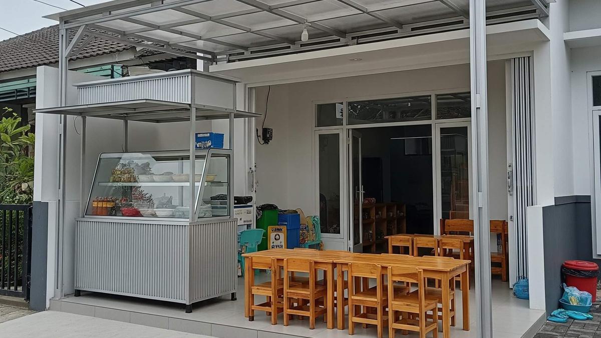 7 Inspirasi Desain Warung Jajan Anak Depan Rumah dengan Etalase Aluminium, Higienis &amp; Laris