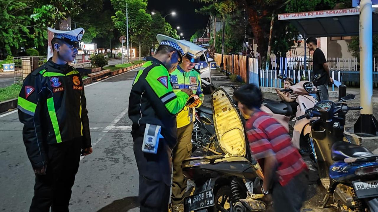 Puluhan Personel Polri Disebar ke Sejumlah Lokasi Strategis di Inhu