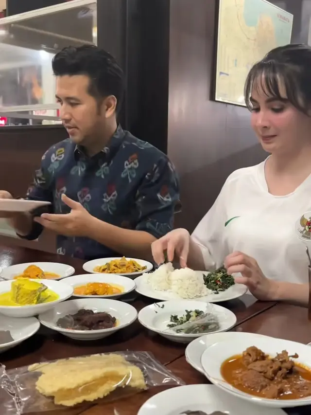 Arumi Bachsin dan Emil Dardak