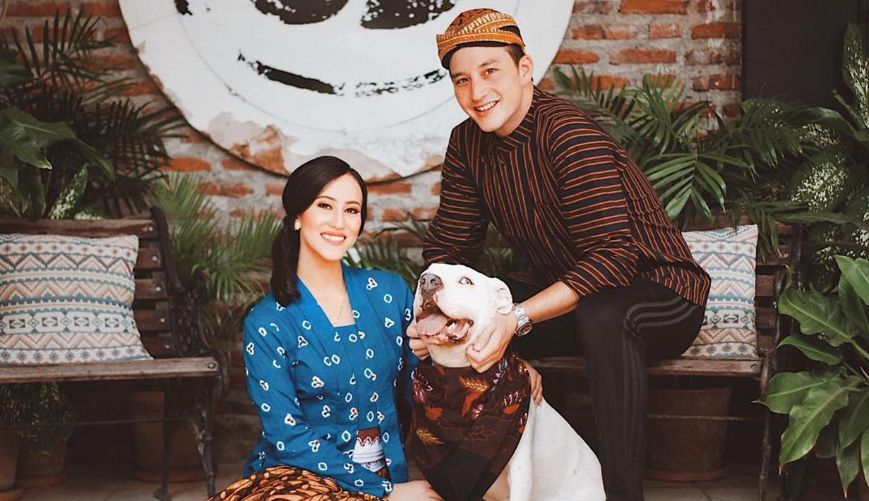 Sosok Jannisa Pradja berprofesi sebagai model profesional dan berasal dari Bali. Selain itu, Jannisa juga dikenal pecinta binatang. Ia mempunyai hewan peliharaan anjing yang diberi nama bule. (Liputan6.com/IG/janisaas)