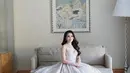 Mari kita lihat lagi megahnya gaun pengantin Chen Giovani yang dirancang oleh Tex Saverio. Strapless dress yang megah ini dipenuh batu-batu berkilauan yang menambah kesan mewah Chen Giovani, membuatnya sempurna tampil bak princess. [Foto: Instagram/chengiovanis]