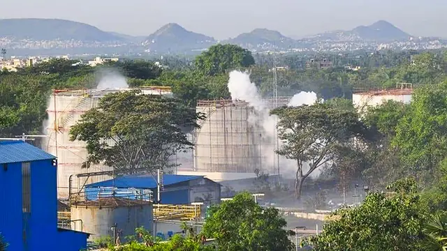 FOTO: Gas Pabrik Kimia di India Bocor, 11 Orang Tewas