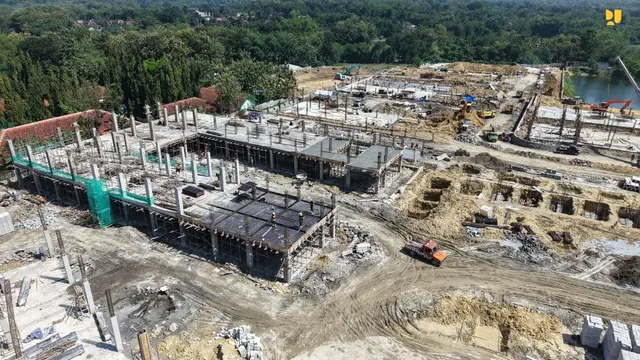 Pemerintah bangun 104 Sekolah Rakyat berasrama gratis untuk mempercepat akses pendidikan bagi anak miskin ekstrem, dorong pemerataan dan masa depan lebih baik.