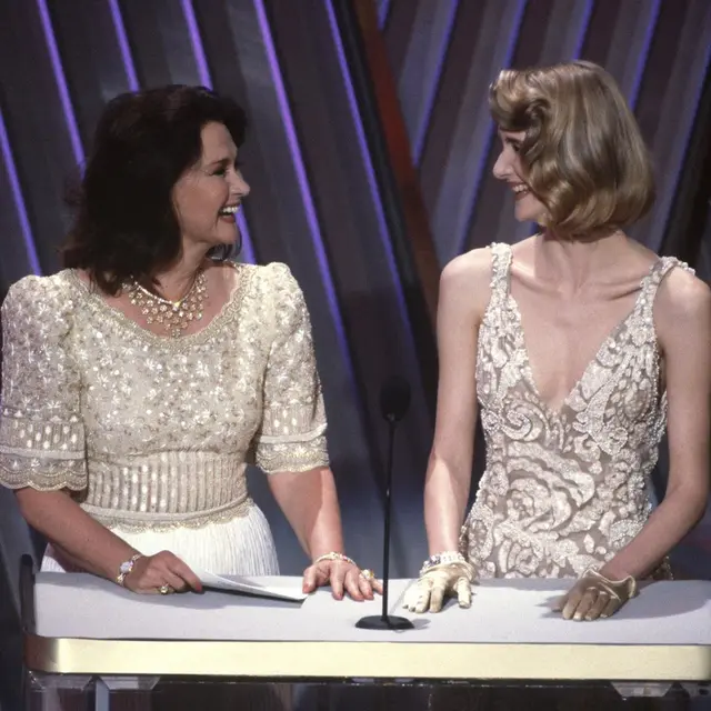 Laura Dern dan Diane Ladd. (Foto: Instagram @TheAcademy)