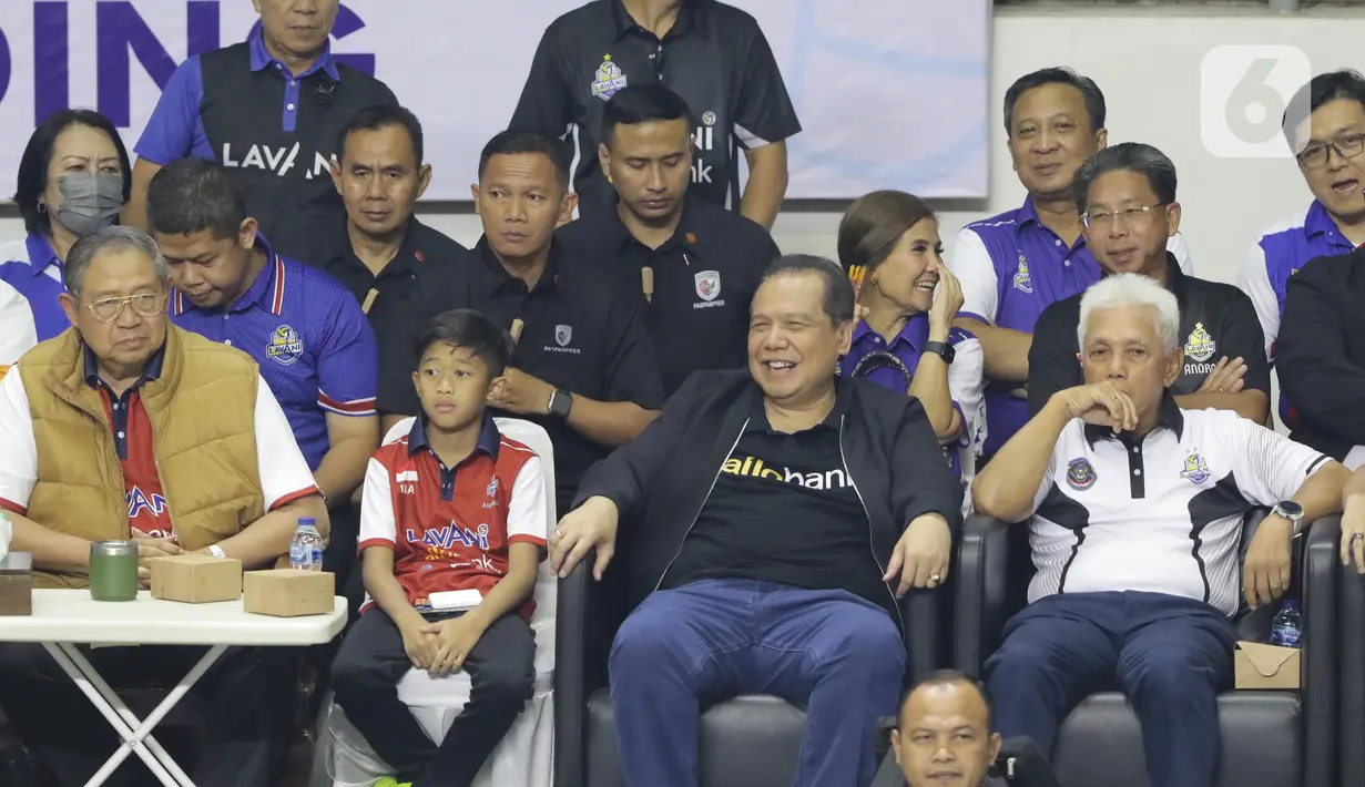 Laga tersebut dihadiri Presiden ke-6 RI Presiden RI ke-6 yang juga pendiri dan pembina klub voli LavAni, Susilo Bambang Yudhoyono (SBY). (Liputan6.com/Helmi Fithriansyah)