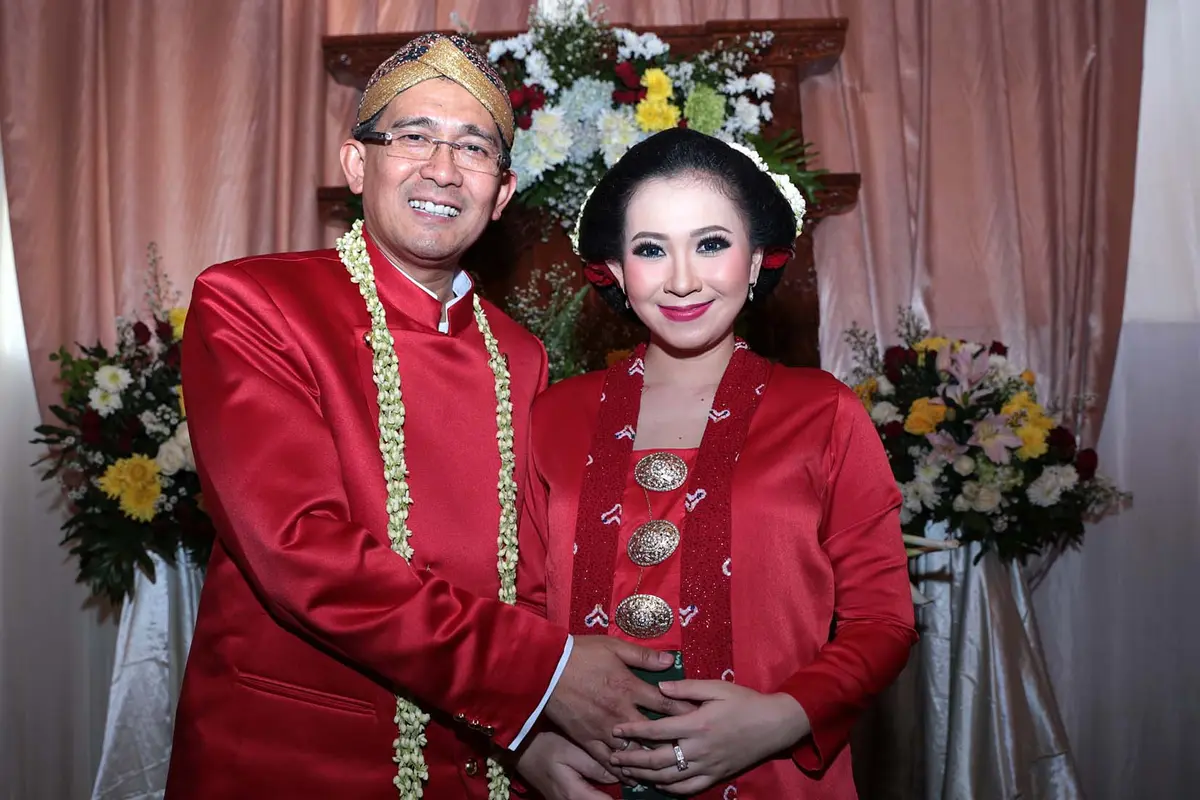 [Bintang] Poppy Putri Mitoni