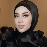 (Sumber: Instagram @emyaghnia)