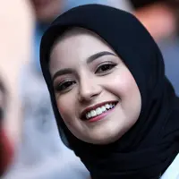 Pemeran utama perempuan Elyzia Mulachela, saat prescon mengatakan bahwa film ini disambut antusias oleh masyarakat Lombok dan pemerintah daerahnya. (Adrian Putra/Bintang.com)
