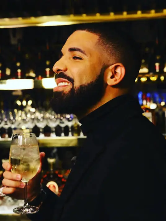 Drake sendiri pun miliki masalah dengan Pusha T. Pusha T sendiri merilis 2 lagu untuk menyindir Drake. (instagram/champagnepapi)