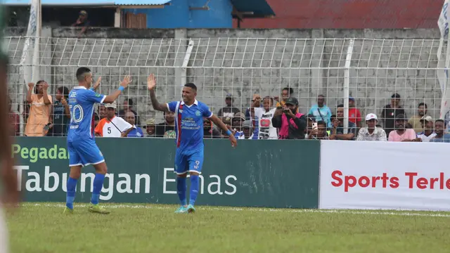 Otavio Dutra dan Beto Goncalves - PSBS Biak di Pegadaian Liga 2 2023/2024