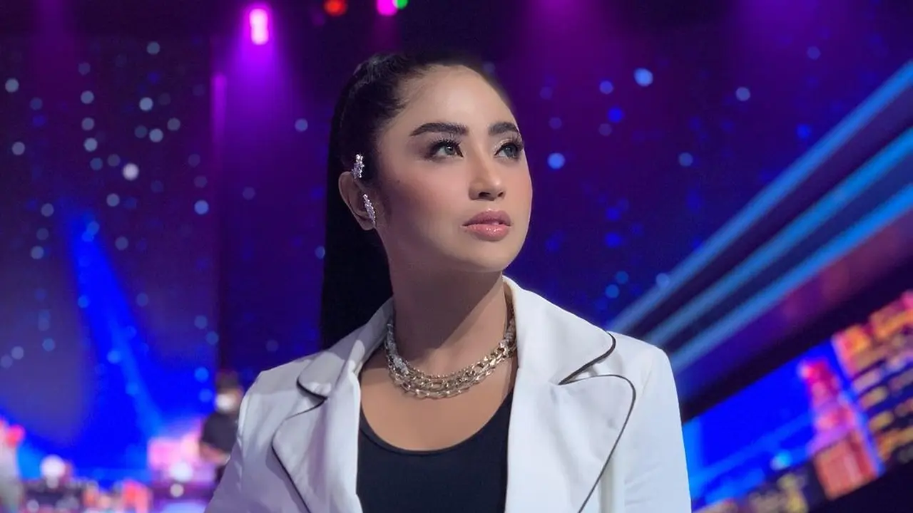 Dewi Perssik. (Foto: Instagram @dewiperssikreal)