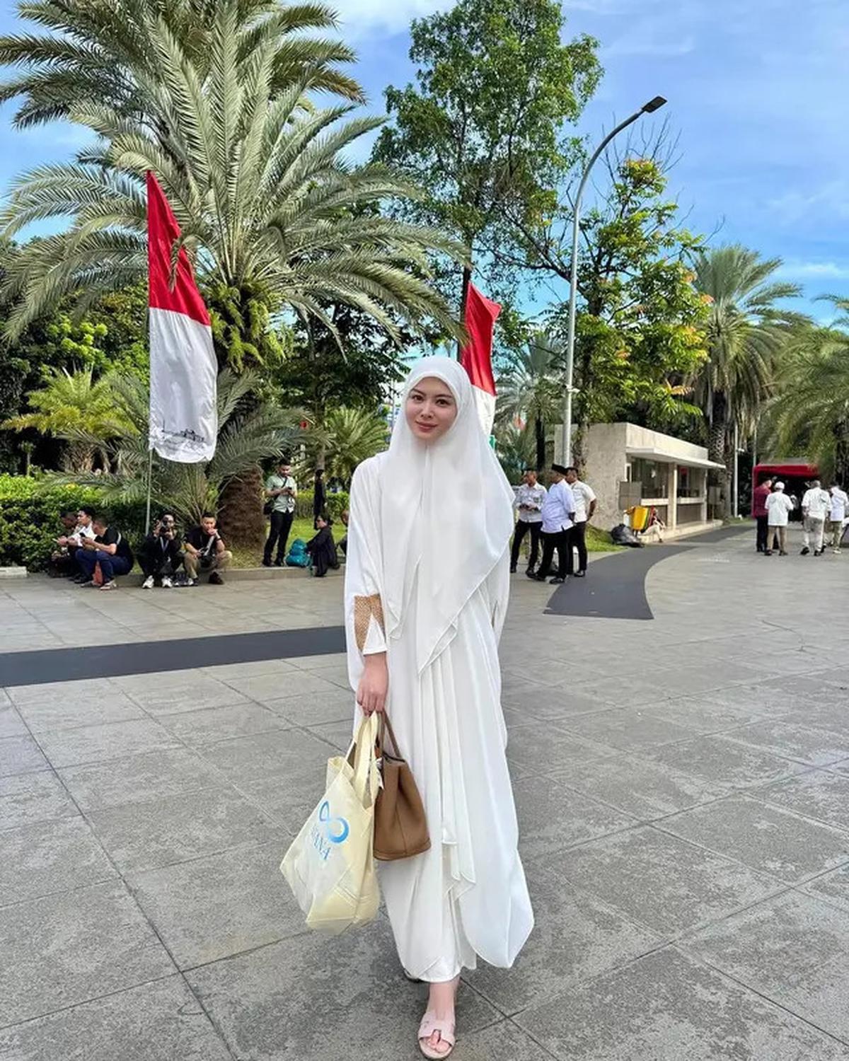 6 Potret Lebaran Ayana Moon di Jakarta dan Malaysia, Semua Berkesan