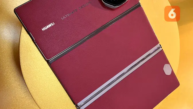 <p>Huawei Mate XT Ultimate Design. Liputan6.com/Reanthonio Oktovier Sinanu</p>