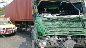 Enam Kendaraan Terlibat Tabrakan Beruntun di Tol JORR