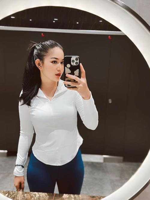 Bitta qizning eng kop orgazmlari haqidagi porno video