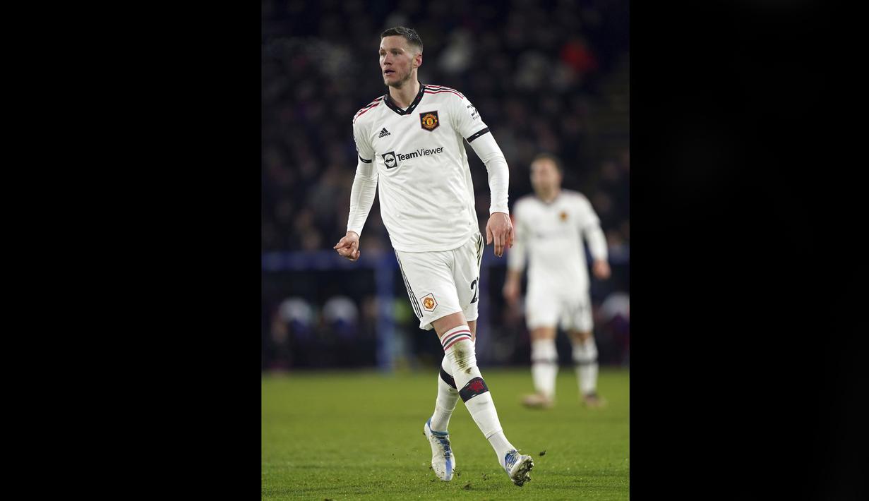 Wout Weghorst tampil dalam pertandingan perdananya bersama Manchester United saat melawan Crystal Palace dalam pertandingan lanjutan Liga Inggris 2022/2023 yang berlangsung di Selhurst Park, London, Kamis (19/1/2023). (AP via PA/Adam Davy)