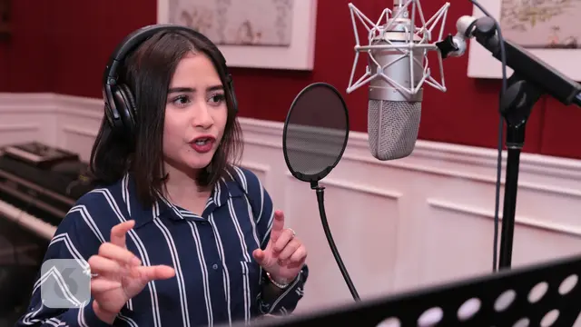 [Bintang] Menyanyikan Lagu Ciptaan Melly Goeslaw, Prilly Latuconsina Mengaku Bangga