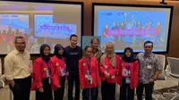 Usman Kansong, Naura, Sabrina, Randy Jusuf, Rudiantara, Riska, Wafi, Manda dan Nezar Patria dalam konferensi pers #GirlsTakeover oleh Yayasan Plan Indonesia yang dilaksankan di kantor Google indonesia, SCBD, Jakarta Selatan pada Kamis (10/10/2019).