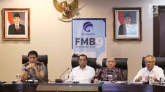 Ki-ka: Kakorlantas Mabes Polri Irjen Royke Lumowa, Menhub Budi Karya Sumadi, Kepala Staf Kepresidenan Teten Masduki dan Menteri PUPR Basuki Hadimuljono saat menjelaskan hasil Mudik 2017 di Jakarta, Kamis (6/7). (Liputan6.com/Angga Yuniar)