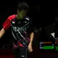 Pebulutangkis tunggal putra Indonesia, Christian Adinata bertanding melawan pebulutangkis tunggal putra Jepang, KentaNishimoto saat laga 32 besar Indonesia Masters 2023 di Istora Senayan, Jakarta, Rabu (25/01/2023). Christian Adinata kalah rubber game 21-16, 10-21 dan 18-21. (Bola.com/Bagaskara Lazuardi)