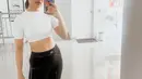 Tak sedikit netizen yang menyemangati Chelsea Olivia untuk berjuan mendapatkan body goals. Terlepas dari itu, potret Chelsea Olivia dikenal awet muda meskipun kini sudah menjadi ibu dua anak. (Liputan6.com/IG/chelseaoliviaa)
