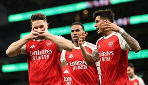 Tak puas di situ, Gyokeres dan Eze berhasil mencatatkan namanya sebagai pencetak brace dalam kemenangan 4-1 Arsenal atas Tottenham Hotspur. (AP Photo/Ian Walton)