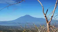 Pemandangan Gunung Slamet di Jawa Tengah. (Dok: Instagram @pendakiindonesia)