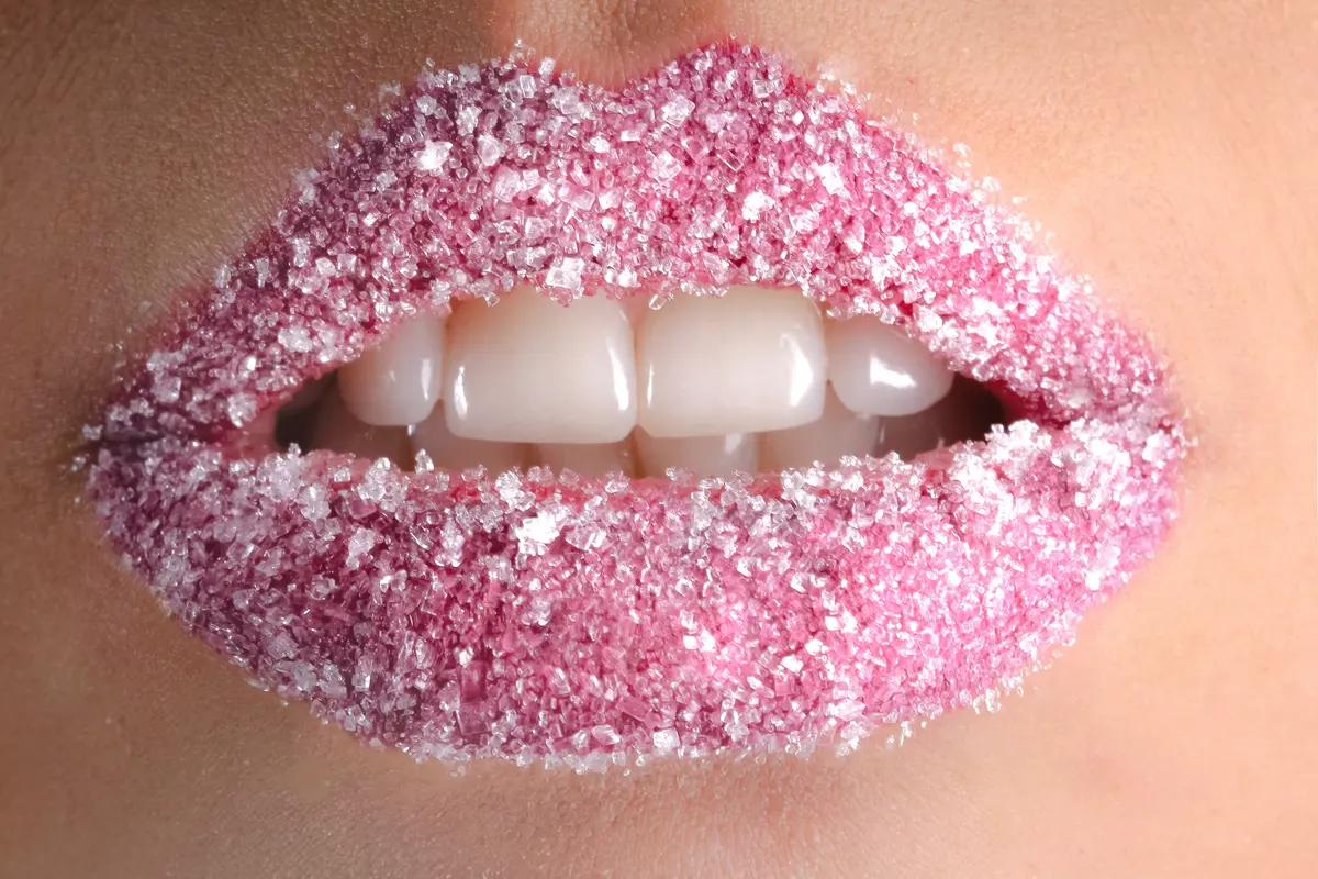 [Fimela] ilustrasi lip scrub