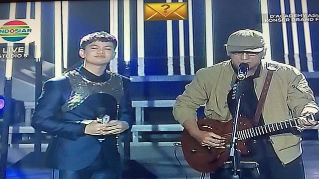 Duet Faul Lida Dan Iwan Fals Memukau Di Grand Final Dangdut Academy Asia 5 Showbiz Liputan6 Com