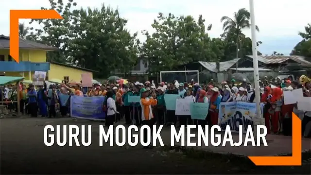 Ribuang guru SMA dan SMK di Kabupaten Mimika Papua mogok mengajar. Mereka menggelar aksi damai di lapangan Timika. Para guru menuntut pembayaran berabgai tunjangan mereka di tahun 2018 yang belum dibayar