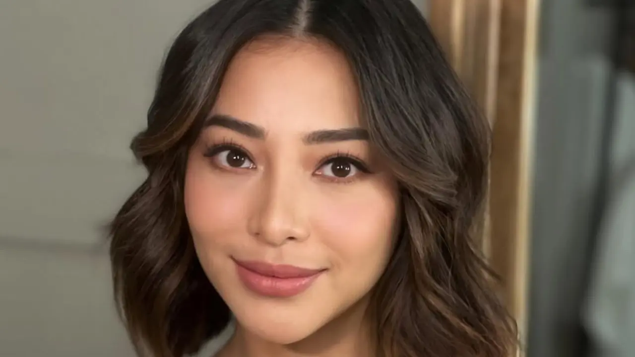 Gaya fresh Nikita Willy dengan rambut pendek model bob.  [@hairbyranggayusuf]