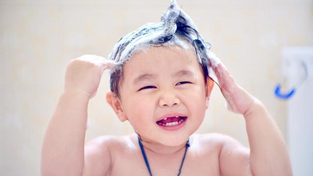 Hasil gambar untuk TIPS AGAR RAMBUT ANAK SELALU WANGI