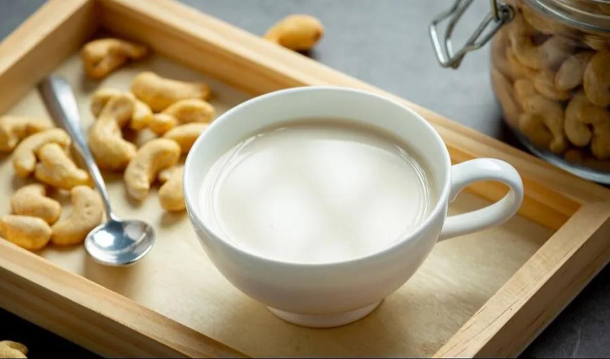 3. Susu: Peningkat Melatonin Alami