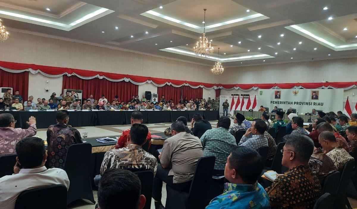 Bukan tanpa sebab, Zukri mengeluhkan itu karena lintas Bono adalah salah satu akses utama destinasi wisata Ombak Bono.