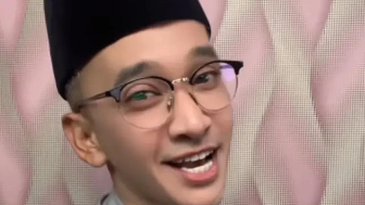 7 Model Baju Koko Pilihan Ruben Onsu, Tampil Kalem dan Elegan Bisa Jadi Inspirasi