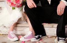 3 Model Sepatu Unik dan Nonkonvensional untuk Dipadupadankan dengan Gaun Pengantin