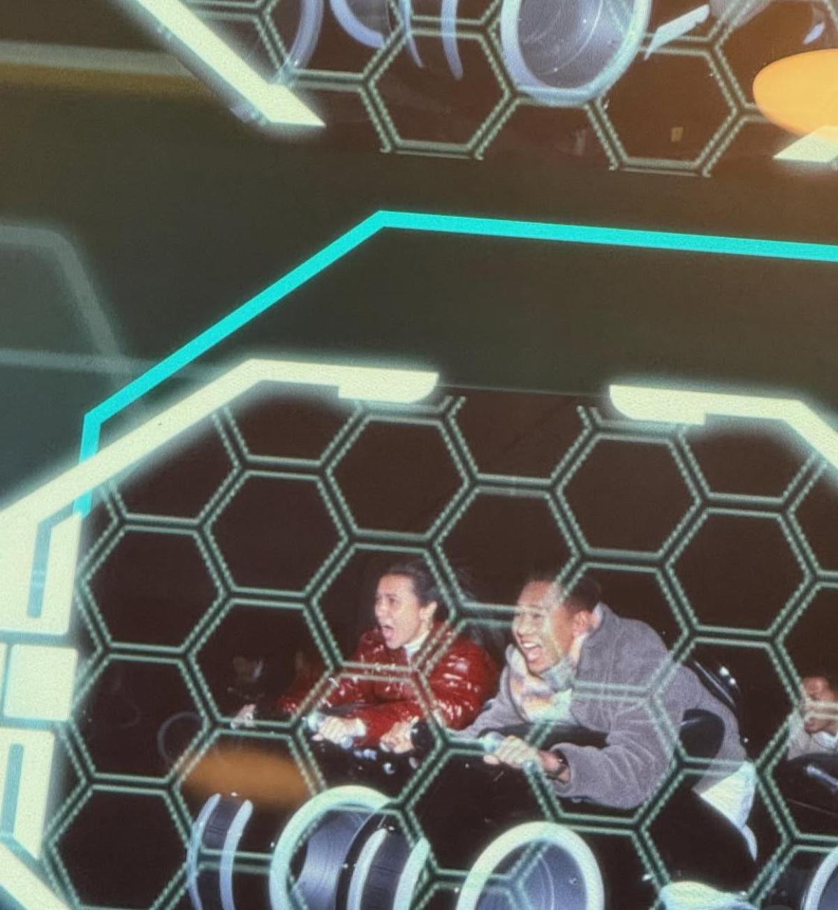 Marsha Aruan Seru-Seruan di Shanghai Disneyland, Eh Lagi-Lagi Bareng Vicky Syaputra!