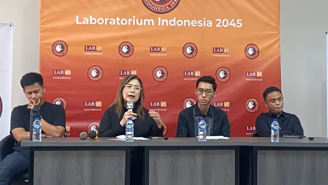 Kepala Laboratorium Indonesia 2045 (LAB45), Jaleswari Pramodhawardani (kedua dari kiri) (Istimewa)